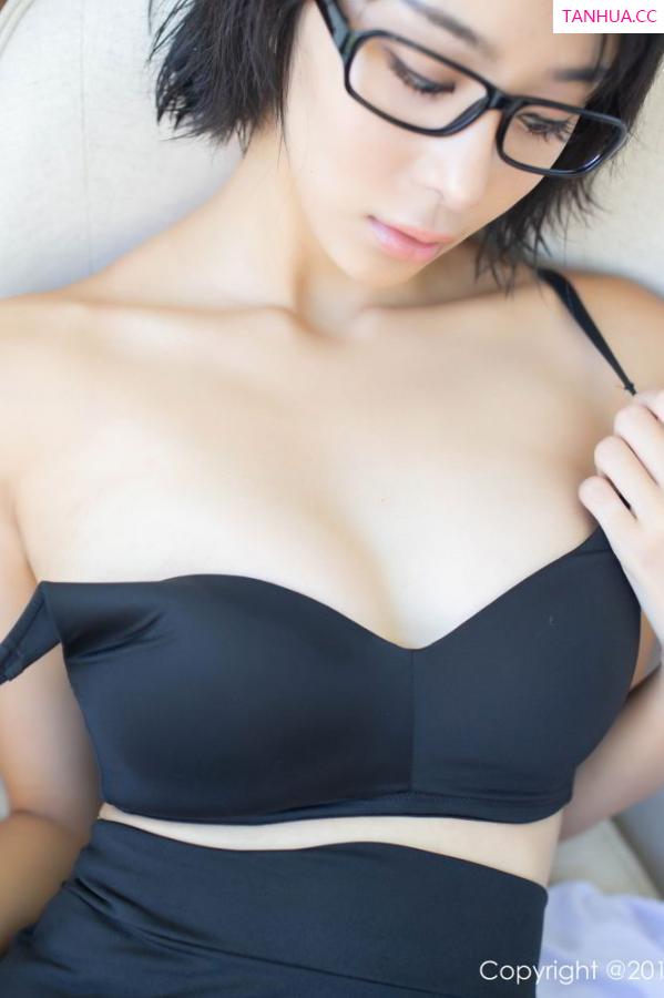 刘艺蕾  [XIUREN]高清写真图 2019.08.27 蓝夏Akasha第18张图片
